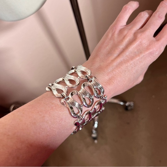 Vintage 60 70 MCM MOD Heavy Silver Wide Mobwife Bracelet - Picture 17 of 17